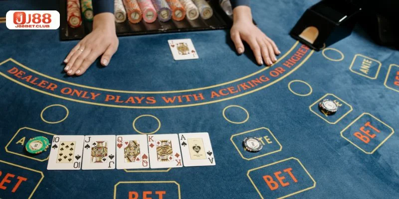 Bài Baccarat tại J88 được hội viên cực yêu thích. 